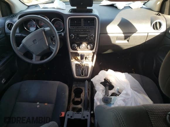 ✅ 2011 Dodge Caliber Mainstreet • VIN: 1B3CB3HA2BD215110 • Лот: 73291364. Опубликован ранее на Copart с пробегом 200 024 миль. Бесплатный доступ к архиву аукционных продаж из США и подробный отчёт об истории автомобиля на DreamBid. Изображение 8.