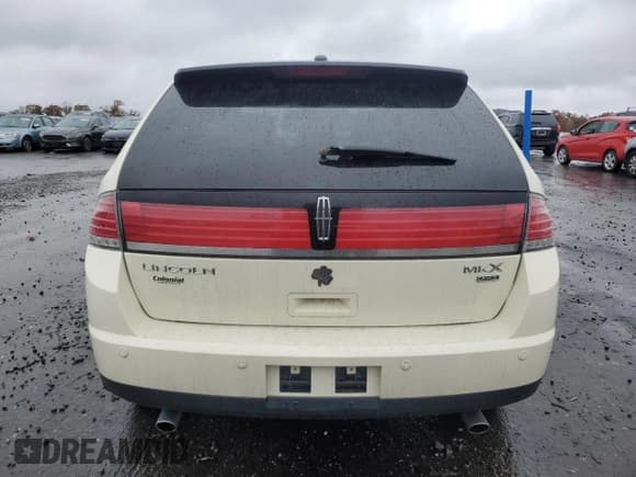 ✅ 2008 Lincoln MKX • VIN: 2LMDU88CX8BJ40358 • Lot: 90411765. Listed on Copart with 108,145 mi. Free auction sales archive from the USA and detailed vehicle history report at DreamBid. Image 6.
