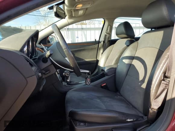 ✅ 2011 Chevrolet Malibu 2LT • VIN: 1G1ZD5E15BF202206 • Lot: 81958614. Listed on Copart with 85,236 mi. Free auction sales archive from the USA and detailed vehicle history report at DreamBid. Image 7.