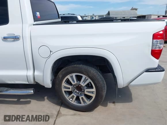 ✅ 2020 Toyota Tundra Platinum • VIN: 5TFAY5F12LX889695 • Лот: 41624820. Опубликован ранее на IAAI с пробегом 85 989 миль. Бесплатный доступ к архиву аукционных продаж из США и подробный отчёт об истории автомобиля на DreamBid. Изображение 18.