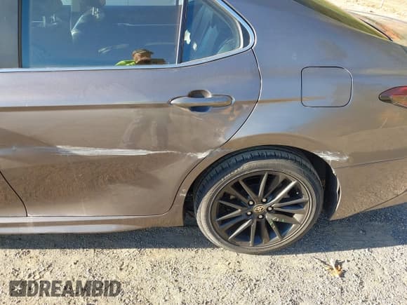 ✅ 2021 Toyota Camry SE • VIN: 4T1G11AK0MU455426 • Lot: 43557223. Listed on IAAI with 77,752 mi. Free auction sales archive from the USA and detailed vehicle history report at DreamBid. Image 18.