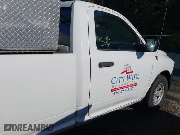 ✅ 2018 Ram 1500 Tradesman • VIN: 3C6JR6DG2JG250882 • Лот: 42892802. Опубликован ранее на IAAI с пробегом 281 725 миль. Бесплатный доступ к архиву аукционных продаж из США и подробный отчёт об истории автомобиля на DreamBid. Изображение 13.