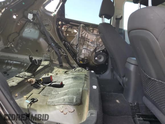 ✅ 2018 Hyundai Kona SE • VIN: KM8K12AA6JU186948 • Лот: 48997304. Опубликован ранее на Copart с пробегом 93 196 миль. Бесплатный доступ к архиву аукционных продаж из США и подробный отчёт об истории автомобиля на DreamBid. Изображение 10.