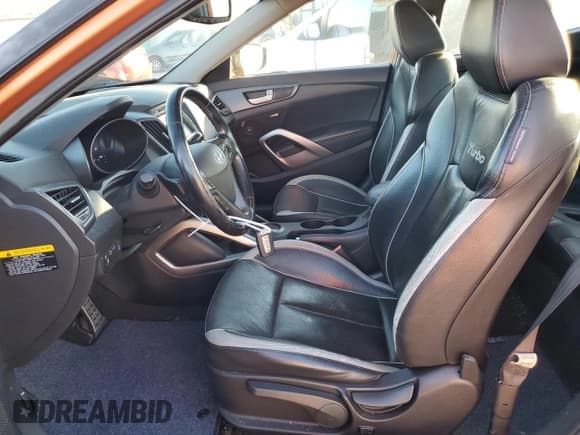 ✅ 2013 Hyundai Veloster Turbo • VIN: KMHTC6AE1DU178091 • Lot: 80265574. Wystawiony na Copart z przebiegiem 147 633 mil. Bezpłatny archiwum sprzedaży aukcyjnych z USA i szczegółowy raport historii pojazdu na DreamBid. Zdjęcie 7.