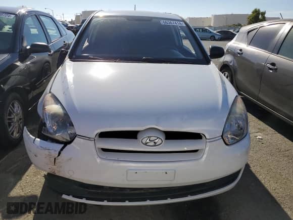 2011 Hyundai Accent GS z VIN KMHCM3AC6BU195847, wystawiony jako Copart lot #66367414 z przebiegiem 107 904 mil mil oraz Szkoda całkowita • Salvage title. Historia ofert i sprzedaży dostępna na DreamBid. Obrazek 5.