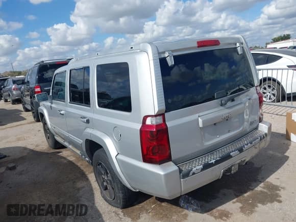 ✅ 2006 Jeep Commander • VIN: 1J8HH48N86C248368 • Lot: 43698839. Listed on IAAI with 157,947 mi. Free auction sales archive from the USA and detailed vehicle history report at DreamBid. Image 3.