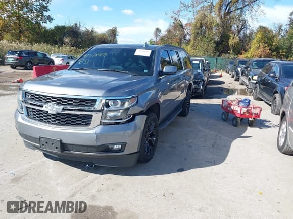 ✅ 2019 Chevrolet Suburban LT • VIN: 1GNSKHKCXKR132620 • Lot: 43578105. Wystawiony na IAAI z przebiegiem 120 367 mil. Bezpłatny archiwum sprzedaży aukcyjnych z USA i szczegółowy raport historii pojazdu na DreamBid. Zdjęcie 17.