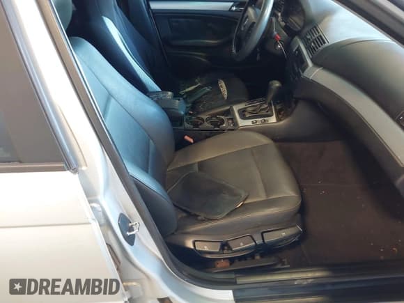 ✅ 2003 BMW 3 Series 325xi • VIN: WBAEU33413PH90673 • Lot: 43893354. Wystawiony na IAAI z przebiegiem 200 593 mil. Bezpłatny archiwum sprzedaży aukcyjnych z USA i szczegółowy raport historii pojazdu na DreamBid. Zdjęcie 5.