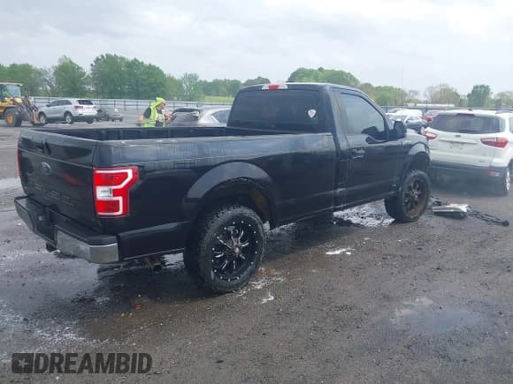 ✅ 2019 Ford F-150 XL • VIN: 1FTMF1CB7KKD87222 • Lot: 41955665. Listed on IAAI with 129,786 mi. Free auction sales archive from the USA and detailed vehicle history report at DreamBid. Image 4.