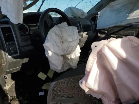 ✅ 2015 Ram 2500 Tradesman • VIN: 3C6MR5AJ1FG636787 • Lot: 52293355. Wystawiony na Copart z przebiegiem Nie podano. Bezpłatny archiwum sprzedaży aukcyjnych z USA i szczegółowy raport historii pojazdu na DreamBid. Zdjęcie 8.