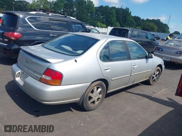 ✅ 1998 Nissan Altima XE • VIN: 1N4DL01D5WC218779 • Lot: 42631469. Listed on IAAI with 199,144 mi. Free auction sales archive from the USA and detailed vehicle history report at DreamBid. Image 4.