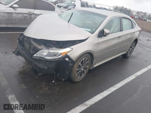 ✅ 2018 Toyota Avalon Limited • VIN: 4T1BK1EB3JU281638 • Lot: 43744047. Wystawiony na IAAI z przebiegiem 109 661 mil. Bezpłatny archiwum sprzedaży aukcyjnych z USA i szczegółowy raport historii pojazdu na DreamBid. Zdjęcie 16.