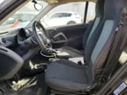 ✅ 2013 Smart fortwo Pure • VIN: WMEEJ3BA0DK661968 • Лот: 82252405. Опубликован ранее на Copart с пробегом 80 533 миль. Бесплатный доступ к архиву аукционных продаж из США и подробный отчёт об истории автомобиля на DreamBid. Изображение 7.