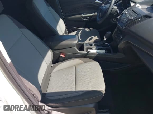 ✅ 2017 Ford Escape SE • VIN: 1FMCU9GD1HUC93888 • Lot: 42468768. Wystawiony na IAAI z przebiegiem 110 502 mil. Bezpłatny archiwum sprzedaży aukcyjnych z USA i szczegółowy raport historii pojazdu na DreamBid. Zdjęcie 5.