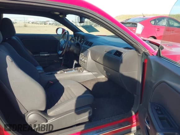 ✅ 2012 Dodge Challenger R/T Plus • VIN: 2C3CDYBT0CH118626 • Lot: 41379842. Wystawiony na IAAI z przebiegiem 190 180 mil. Bezpłatny archiwum sprzedaży aukcyjnych z USA i szczegółowy raport historii pojazdu na DreamBid. Zdjęcie 5.