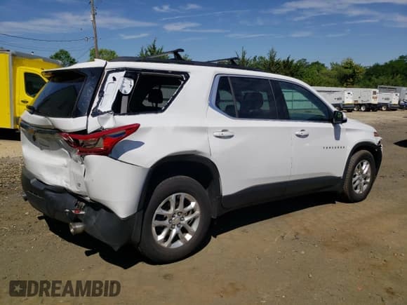 ✅ 2021 Chevrolet Traverse LT • VIN: 1GNEVHKW9MJ235799 • Lot: 62267434. Wystawiony na Copart z przebiegiem 54 602 mil. Bezpłatny archiwum sprzedaży aukcyjnych z USA i szczegółowy raport historii pojazdu na DreamBid. Zdjęcie 3.