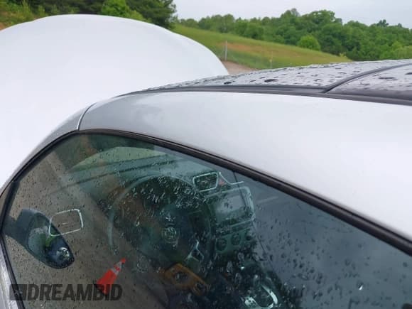 ✅ 2010 Volkswagen Eos Lux • VIN: WVWFA7AH9AV008865 • Lot: 42241717. Listed on IAAI with 89,438 mi. Free auction sales archive from the USA and detailed vehicle history report at DreamBid. Image 6.