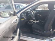 ✅ 2016 Hyundai Veloster • VIN: KMHTC6ADXGU254368 • Lot: 41531324. Wystawiony na IAAI z przebiegiem 104 196 mil. Bezpłatny archiwum sprzedaży aukcyjnych z USA i szczegółowy raport historii pojazdu na DreamBid. Zdjęcie 5.