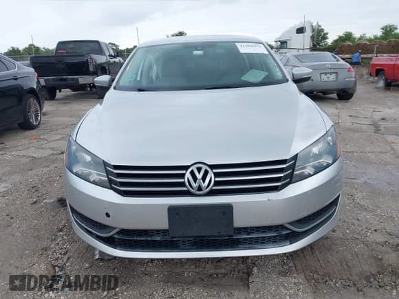 ✅ 2013 Volkswagen Passat Wolfsburg Edition • VIN: 1VWAH7A34DC105687 • Лот: 42668935. Опубликован ранее на IAAI с пробегом 146 281 миль. Бесплатный доступ к архиву аукционных продаж из США и подробный отчёт об истории автомобиля на DreamBid. Изображение 12.