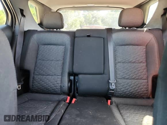 ✅ 2018 Chevrolet Equinox LT • VIN: 2GNAXJEV7J6124406 • Lot: 81937105. Wystawiony na Copart z przebiegiem 73 769 mil mil. Skorzystaj z bezpłatnego archiwum sprzedaży aukcyjnych z USA i zobacz szczegółowy raport historii pojazdu na DreamBid. Zdjęcie 10.