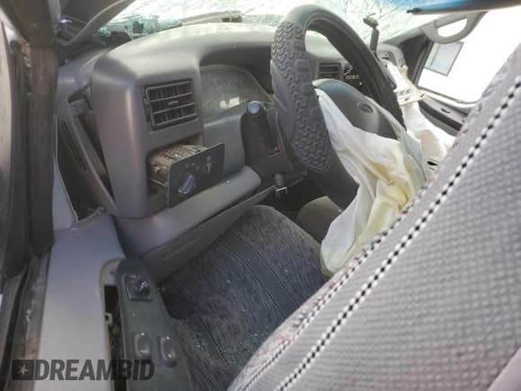 ✅ 1999 Ford F-250 XL • VIN: 1FTNX21L9XED72424 • Lot: 91260165. Listed on Copart with 186,022 mi. Free auction sales archive from the USA and detailed vehicle history report at DreamBid. Image 8.