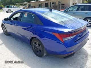 2022 Hyundai Elantra Blue z VIN KMHLM4AJ0NU028747, wystawiony jako IAAI lot #43112617 z przebiegiem 14 529 mil mil oraz . Historia ofert i sprzedaży dostępna na DreamBid. Obrazek 3.