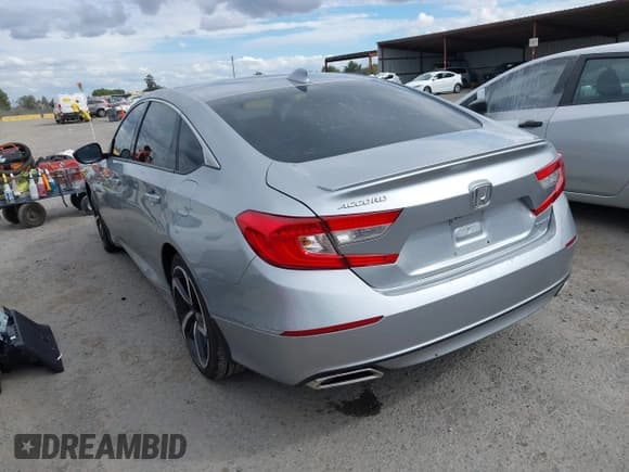 ✅ 2019 Honda Accord Sport • VIN: 1HGCV1F35KA106304 • Lot: 43346279. Listed on IAAI with 60,234 mi. Free auction sales archive from the USA and detailed vehicle history report at DreamBid. Image 3.