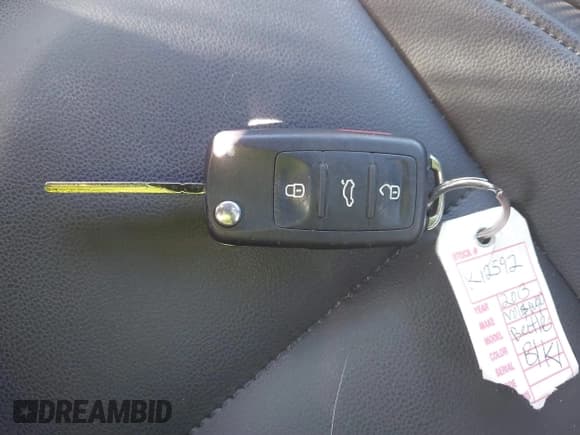 ✅ 2013 Volkswagen Beetle Fender Edition • VIN: 3VWJP7AT8DM685155 • Lot: 41815170. Listed on IAAI with 49,901 mi. Free auction sales archive from the USA and detailed vehicle history report at DreamBid. Image 11.