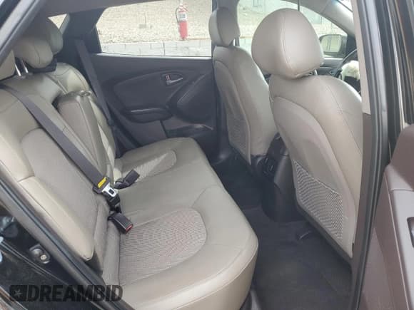 ✅ 2014 Hyundai Tucson SE • VIN: KM8JUCAGXEU918582 • Lot: 47685165. Wystawiony na Copart z przebiegiem 57 012 mil. Bezpłatny archiwum sprzedaży aukcyjnych z USA i szczegółowy raport historii pojazdu na DreamBid. Zdjęcie 11.