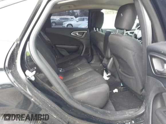 ✅ 2015 Chrysler 200 Limited • VIN: 1C3CCCAB7FN753109 • Лот: 43886545. Опубликован ранее на IAAI с пробегом 172 513 миль. Бесплатный доступ к архиву аукционных продаж из США и подробный отчёт об истории автомобиля на DreamBid. Изображение 8.