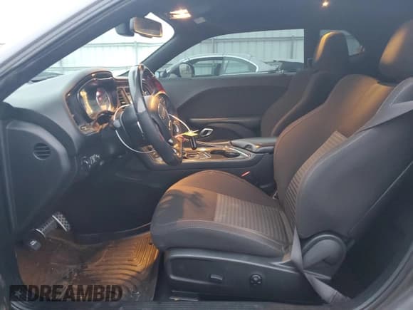 ✅ 2019 Dodge Challenger R/T • VIN: 2C3CDZBT9KH724365 • Lot: 38270764. Wystawiony na Copart z przebiegiem 50 634 mil. Bezpłatny archiwum sprzedaży aukcyjnych z USA i szczegółowy raport historii pojazdu na DreamBid. Zdjęcie 7.