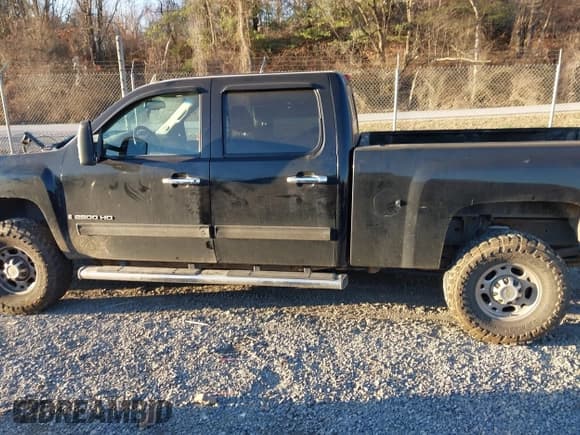 ✅ 2009 Chevrolet Silverado 2500HD LTZ • VIN: 1GCHK63K79F189916 • Лот: 43806161. Опубликован ранее на IAAI с пробегом 220 990 миль. Бесплатный доступ к архиву аукционных продаж из США и подробный отчёт об истории автомобиля на DreamBid. Изображение 15.