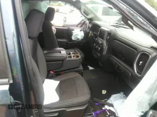 ✅ 2019 Chevrolet Silverado 1500 RST • VIN: 1GCUYEED6KZ230823 • Lot: 43306345. Wystawiony na IAAI z przebiegiem Nie podano. Bezpłatny archiwum sprzedaży aukcyjnych z USA i szczegółowy raport historii pojazdu na DreamBid. Zdjęcie 5.