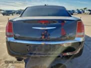 ✅ 2014 Chrysler 300 • VIN: 2C3CCAAG8EH377527 • Лот: 94196145. Опубликован ранее на Copart с пробегом 167 481 миль. Бесплатный доступ к архиву аукционных продаж из США и подробный отчёт об истории автомобиля на DreamBid. Изображение 6.