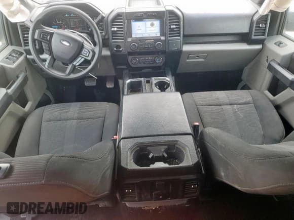 ✅ 2019 Ford F-150 XL • VIN: 1FTEX1C50KKF33567 • Lot: 70746195. Wystawiony na Copart z przebiegiem 120 812 mil. Bezpłatny archiwum sprzedaży aukcyjnych z USA i szczegółowy raport historii pojazdu na DreamBid. Zdjęcie 8.