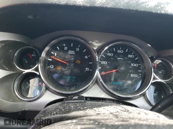 ✅ 2008 Chevrolet Silverado 2500HD 1LT • VIN: 1GCHC23618F187540 • Lot: 88584645. Wystawiony na Copart z przebiegiem 297 322 mil. Bezpłatny archiwum sprzedaży aukcyjnych z USA i szczegółowy raport historii pojazdu na DreamBid. Zdjęcie 9.