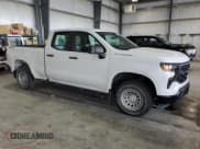 ✅ 2022 Chevrolet Silverado 1500 Work Truck • VIN: 1GCRDAEK2NZ550363 • Lot: 80304155. Wystawiony na Copart z przebiegiem 41 236 mil. Bezpłatny archiwum sprzedaży aukcyjnych z USA i szczegółowy raport historii pojazdu na DreamBid. Zdjęcie 4.