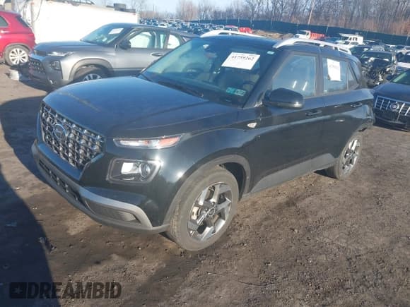 ✅ 2024 Hyundai Venue SEL • VIN: KMHRC8A32RU283492 • Lot: 41759262. Listed on IAAI with 18,853 mi. Free auction sales archive from the USA and detailed vehicle history report at DreamBid. Image 17.