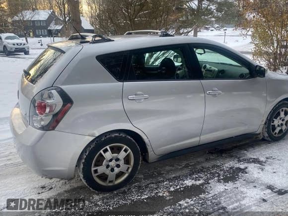 ✅ 2009 Pontiac Vibe 1SB • VIN: 5Y2SL67099Z475356 • Lot: 43911928. Wystawiony na IAAI z przebiegiem 134 885 mil. Bezpłatny archiwum sprzedaży aukcyjnych z USA i szczegółowy raport historii pojazdu na DreamBid. Zdjęcie 3.