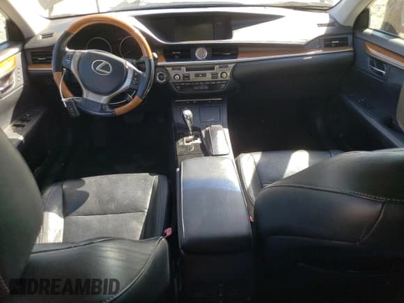 ✅ 2015 Lexus ES 300h • VIN: JTHBW1GG4F2083394 • Lot: 81637055. Wystawiony na Copart z przebiegiem Nie podano. Bezpłatny archiwum sprzedaży aukcyjnych z USA i szczegółowy raport historii pojazdu na DreamBid. Zdjęcie 8.