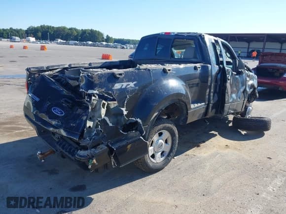 ✅ 2004 Ford F-150 STX • VIN: 1FTRF04W34KD77016 • Lot: 43066207. Wystawiony na IAAI z przebiegiem 108 549 mil. Bezpłatny archiwum sprzedaży aukcyjnych z USA i szczegółowy raport historii pojazdu na DreamBid. Zdjęcie 4.