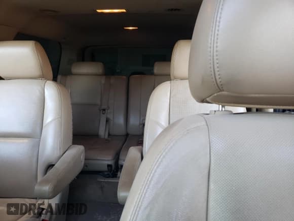 ✅ 2011 Chevrolet Suburban LTZ • VIN: 1GNSCKE02BR351387 • Lot: 77601054. Wystawiony na Copart z przebiegiem 204 674 mil. Bezpłatny archiwum sprzedaży aukcyjnych z USA i szczegółowy raport historii pojazdu na DreamBid. Zdjęcie 10.