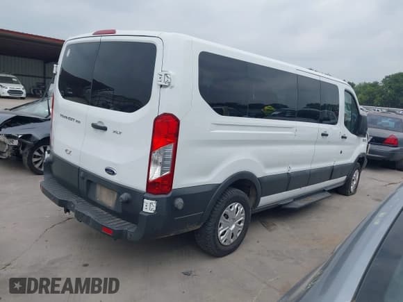 ✅ 2016 Ford Transit XL • VIN: 1FBZX2ZM8GKB15677 • Lot: 42271303. Wystawiony na IAAI z przebiegiem 128 323 mil. Bezpłatny archiwum sprzedaży aukcyjnych z USA i szczegółowy raport historii pojazdu na DreamBid. Zdjęcie 4.