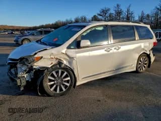 ✅ 2019 Toyota Sienna XLE • VIN: 5TDDZ3DC2KS227493 • Lot: 93418755. Listed on Copart with 84,536 mi. Free auction sales archive from the USA and detailed vehicle history report at DreamBid. Image 1.
