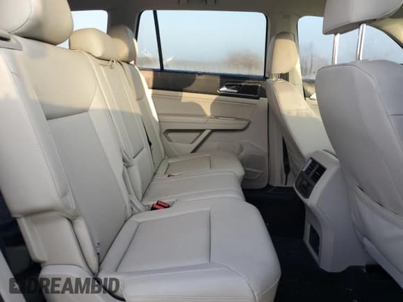 ✅ 2019 Volkswagen Atlas SE • VIN: 1V2WR2CA9KC512310 • Лот: 93630735. Опубликован ранее на Copart с пробегом 107 292 миль. Бесплатный доступ к архиву аукционных продаж из США и подробный отчёт об истории автомобиля на DreamBid. Изображение 11.