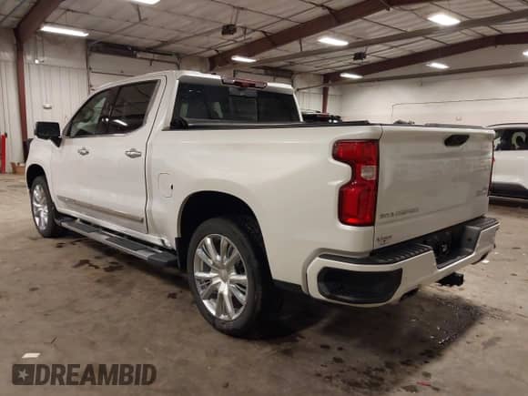 2024 Chevrolet Silverado 1500 High Country с VIN 1GCUDJED4RZ191907, выставлен на аукционе IAAI как лот 42359376 с пробегом 11 882 миль миль и . История ставок и продаж доступна на DreamBid. Изображение 3.