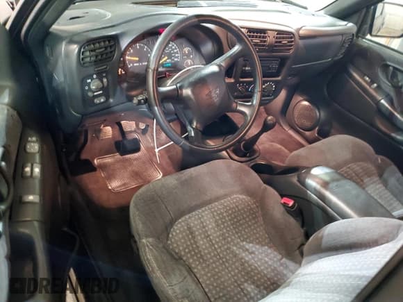 ✅ 2000 Chevrolet S-10 LS • VIN: 1GCCS14W4Y8109666 • Лот: 85947634. Опубликован ранее на Copart с пробегом 111 940 миль. Бесплатный доступ к архиву аукционных продаж из США и подробный отчёт об истории автомобиля на DreamBid. Изображение 8.