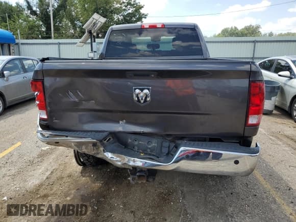 ✅ 2018 Ram 2500 Tradesman • VIN: 3C6UR5CL3JG425453 • Лот: 70153975. Опубликован ранее на Copart с пробегом 89 123 миль. Бесплатный доступ к архиву аукционных продаж из США и подробный отчёт об истории автомобиля на DreamBid. Изображение 6.