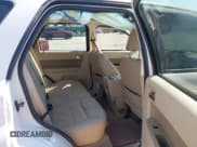 ✅ 2011 Ford Escape Limited • VIN: 1FMCU0EG4BKB13038 • Lot: 42301327. Wystawiony na IAAI z przebiegiem 247 843 mil. Bezpłatny archiwum sprzedaży aukcyjnych z USA i szczegółowy raport historii pojazdu na DreamBid. Zdjęcie 8.