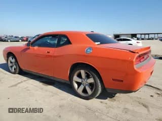 ✅ 2010 Dodge Challenger R/T Classic • VIN: 2B3CJ5DTXAH238383 • Lot: 41519345. Wystawiony na Copart z przebiegiem 216 607 mil. Bezpłatny archiwum sprzedaży aukcyjnych z USA i szczegółowy raport historii pojazdu na DreamBid. Zdjęcie 2.
